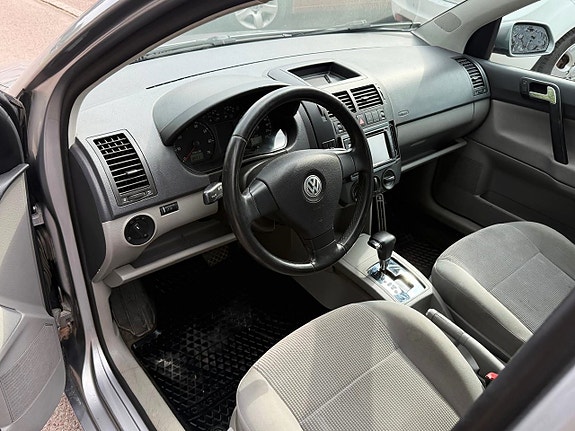 Volkswagen Polo 5 of 9