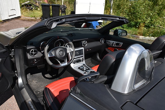 Mercedes-Benz SLC43 3 of 12