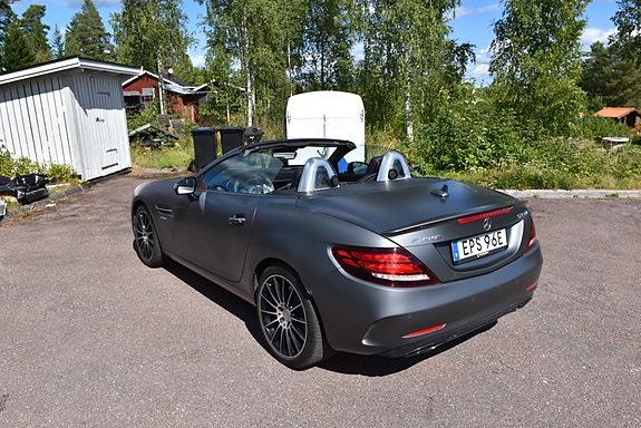 Mercedes-Benz SLC43 2 of 12