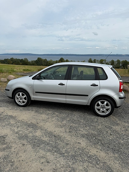 Volkswagen Polo 2 of 10