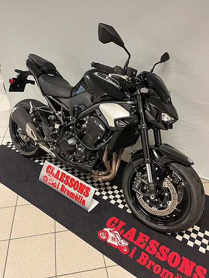 Kawasaki Z 900 2 of 3