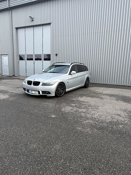 BMW 320d 2 of 8