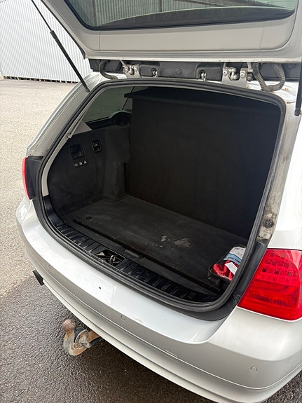 BMW 320d 4 of 8
