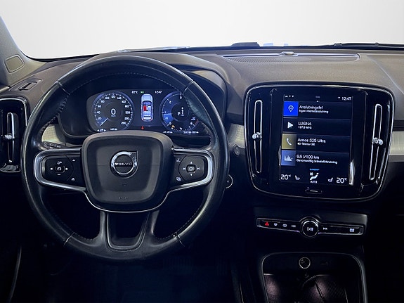 Volvo XC40 8 of 19