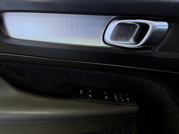 Volvo XC40 7 of 19