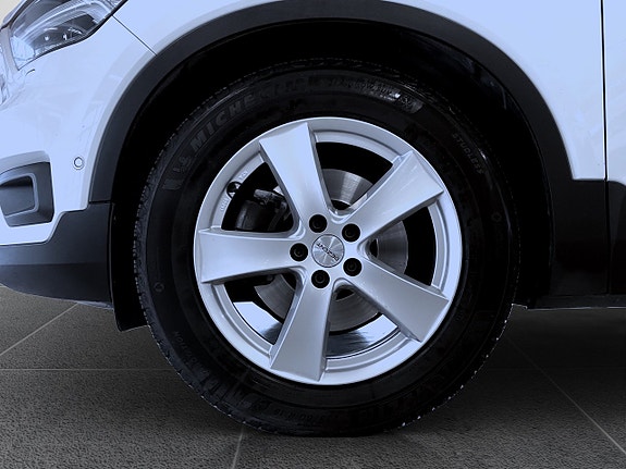 Volvo XC40 19 of 19