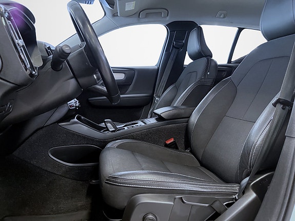 Volvo XC40 6 of 19