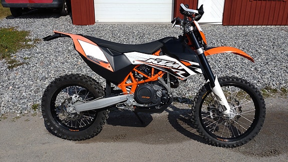KTM 690 Enduro R 2 of 15