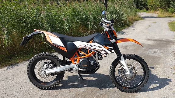 KTM 690 Enduro R 12 of 15