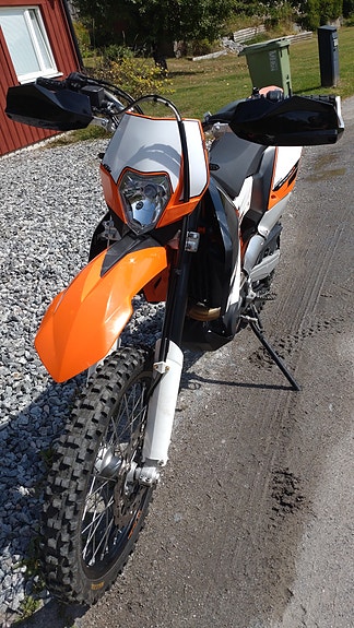 KTM 690 Enduro R 3 of 15