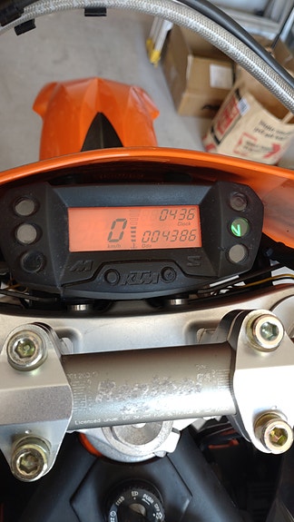 KTM 690 Enduro R 14 of 15