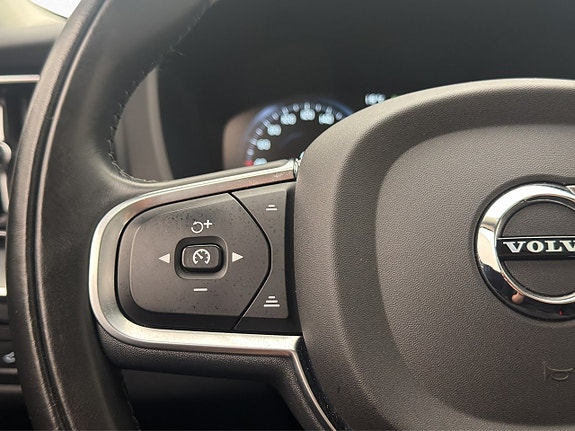 Volvo XC60 14 of 30