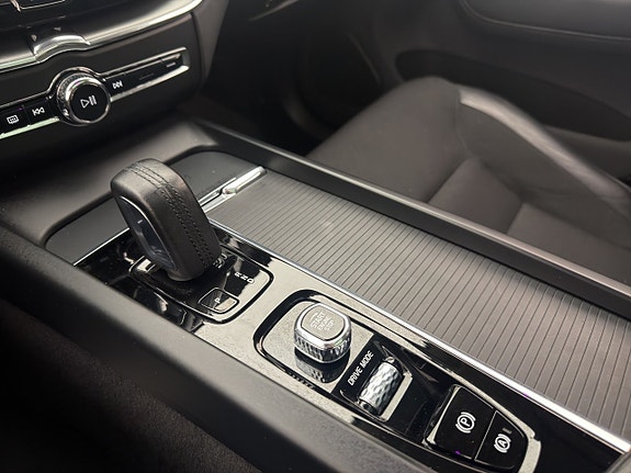 Volvo XC60 25 of 30