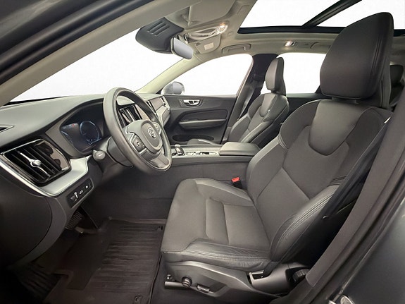 Volvo XC60 11 of 30