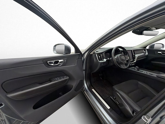 Volvo XC60 10 of 30