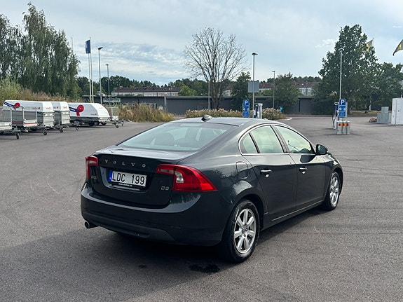 Volvo S60 7 of 12