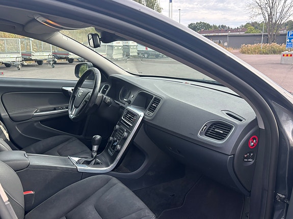 Volvo S60 9 of 12