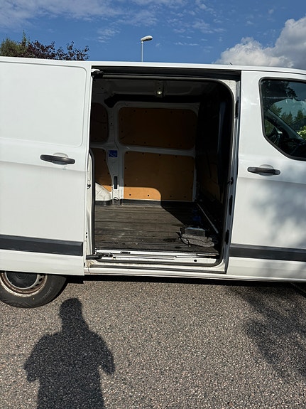 Ford Transit Custom 8 of 10