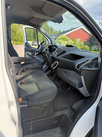 Ford Transit Custom 10 of 10