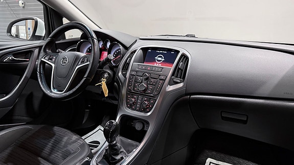 Opel Astra 13 of 18