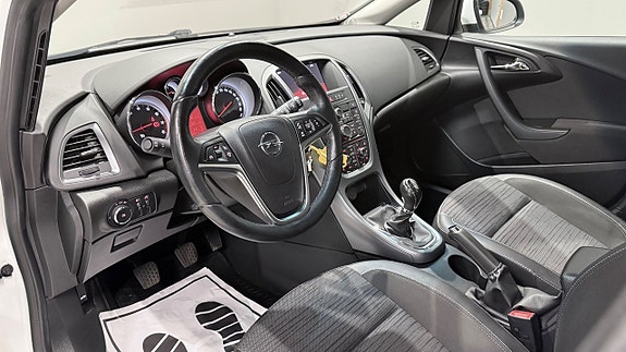 Opel Astra 9 of 18