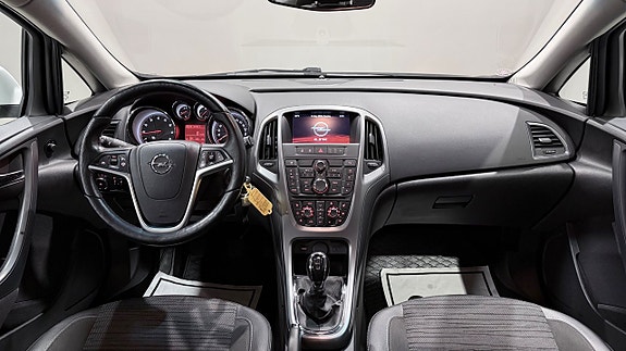 Opel Astra 10 of 18