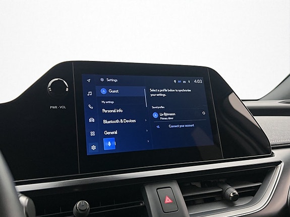 Lexus UX250h 20 of 30
