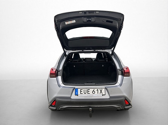 Lexus UX250h 10 of 30