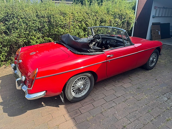 MG MGB 2 of 14