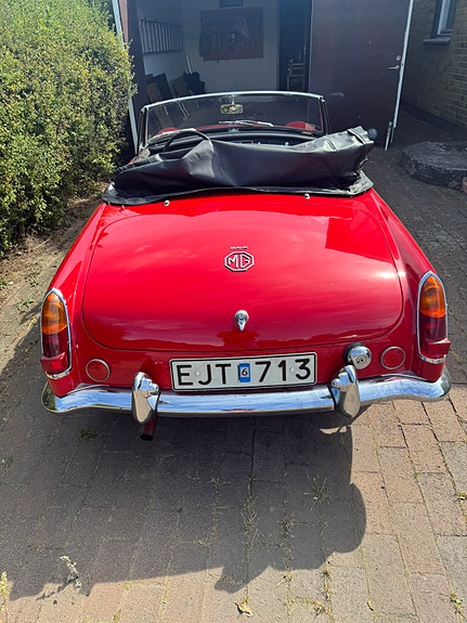 MG MGB 6 of 14