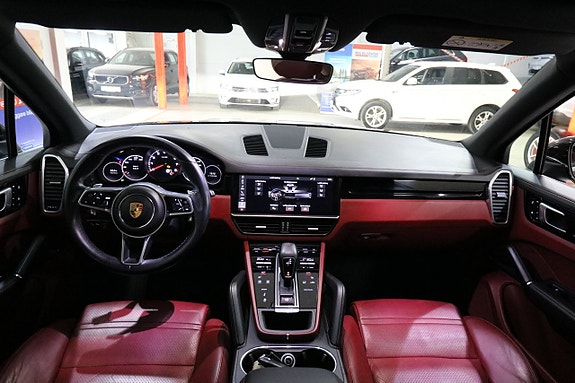 Porsche Cayenne S 9 of 21
