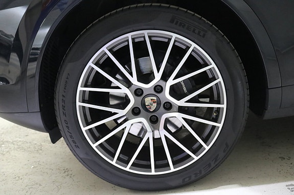 Porsche Cayenne S 21 of 21