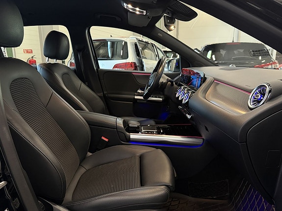 Mercedes-Benz B200 9 of 15