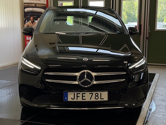 Mercedes-Benz B200 7 of 15