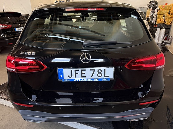 Mercedes-Benz B200 4 of 15