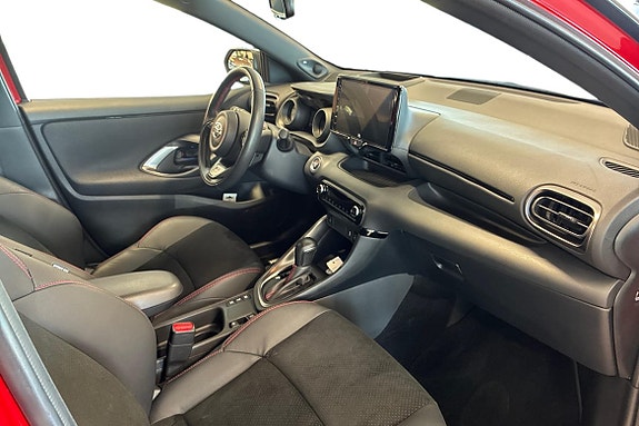 Toyota Yaris 7 of 14