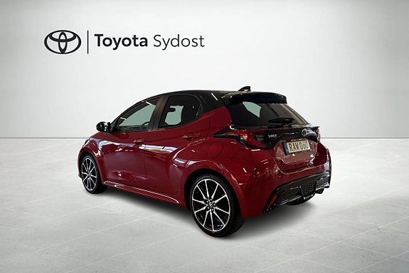 Toyota Yaris 13 of 14