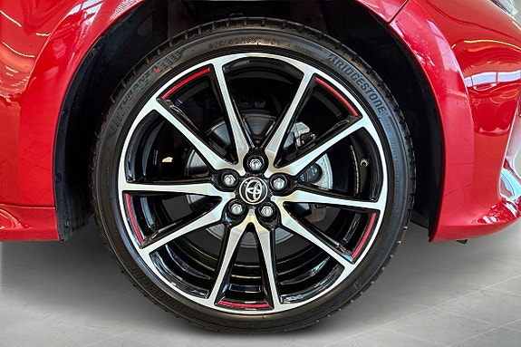 Toyota Yaris 11 of 14