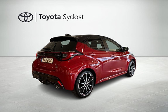 Toyota Yaris 3 of 14