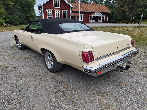 Oldsmobile Delta 88 4 of 10
