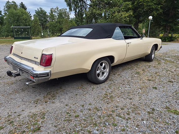 Oldsmobile Delta 88 3 of 10