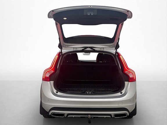 Volvo V60 Cross Country 10 of 29