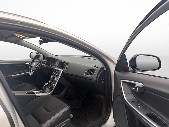 Volvo V60 Cross Country 25 of 29