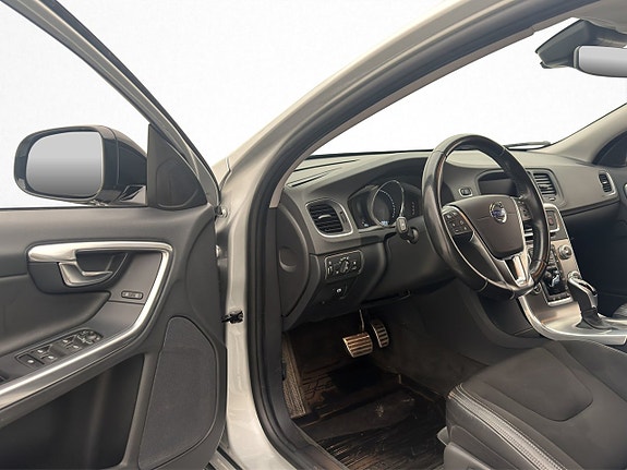 Volvo V60 Cross Country 11 of 29