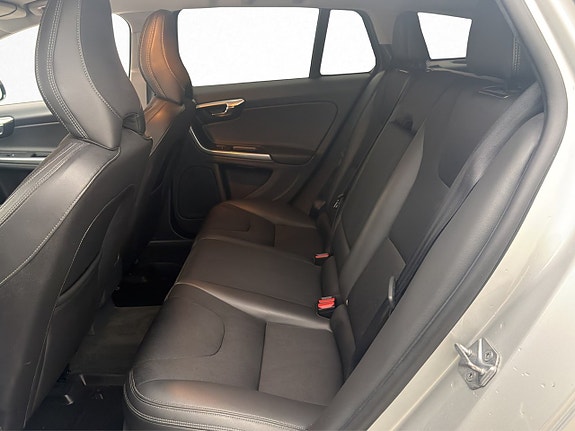 Volvo V60 Cross Country 23 of 29