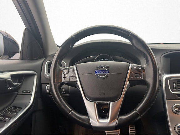 Volvo V60 Cross Country 14 of 29