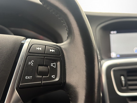 Volvo V60 Cross Country 17 of 29