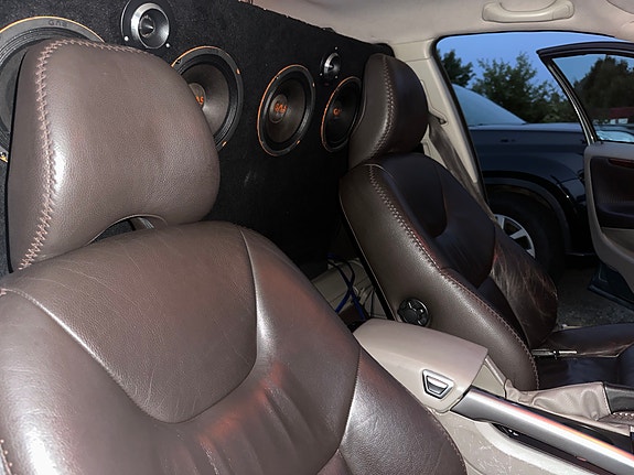 Volvo XC70 9 of 9