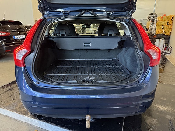 Volvo V60 10 of 24
