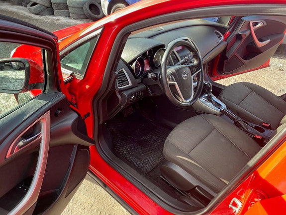 Opel Astra 6 of 9